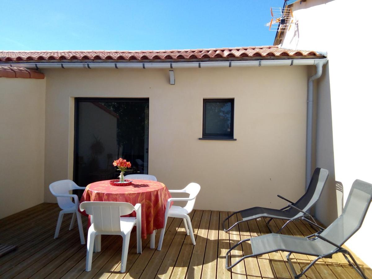 Au Refuge Des Farfas Apartment Saint-Paul-en-Pareds Екстериор снимка